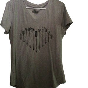 NO BOUNDARIES ARROW HEART GRAY GRAPHIC TEE SIZE15/17 JUNIORS